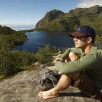 1649200313_49-vsegda-pomnim-com-p-muzhik-na-prirode-foto-56